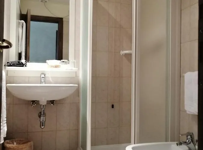 מלון Castello Di Relais Museum Compiano