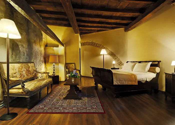 Castello Di Relais Museum מלון Compiano