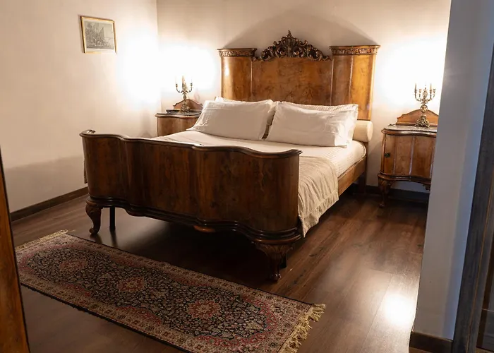 Castello Di Relais Museum מלון Compiano