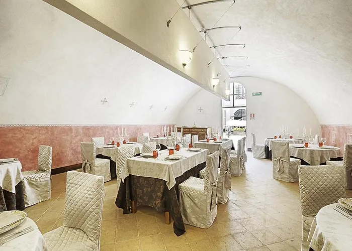 מלון Castello Di Relais Museum 4*