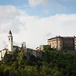 Castello Di Relais Museum Compiano