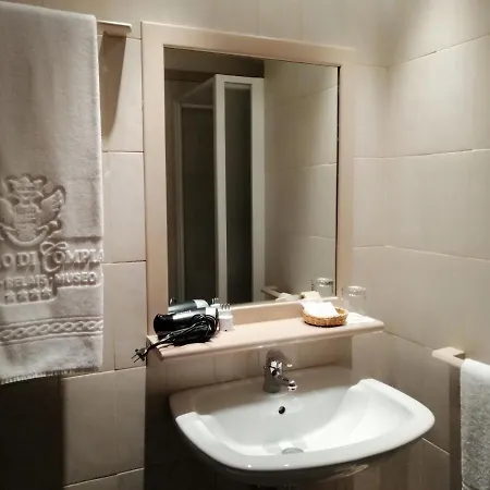 Castello Di Relais Museum Hotel 4*