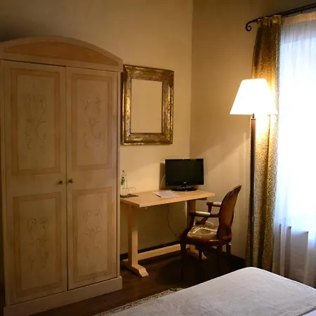 Castello Di Relais Museum Hotel 4*