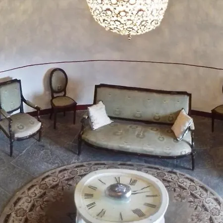 Castello Di Relais Museum Otel Compiano