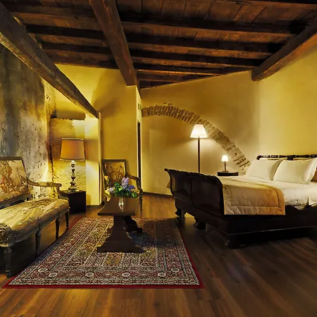 Castello Di Relais Museum Hotel Compiano