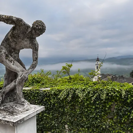 Castello Di Relais Museum Compiano