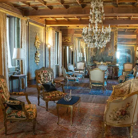 Castello Di Relais Museum Compiano