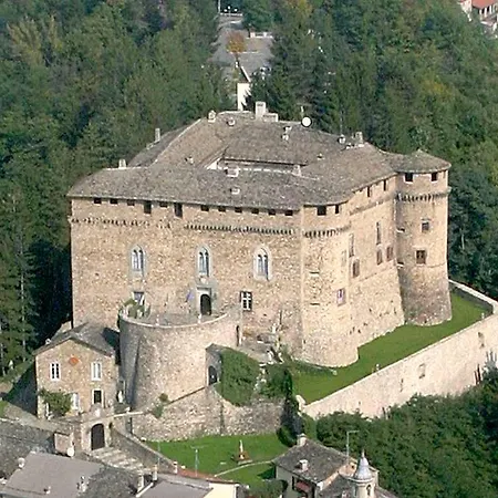 Castello Di Relais Museum Compiano