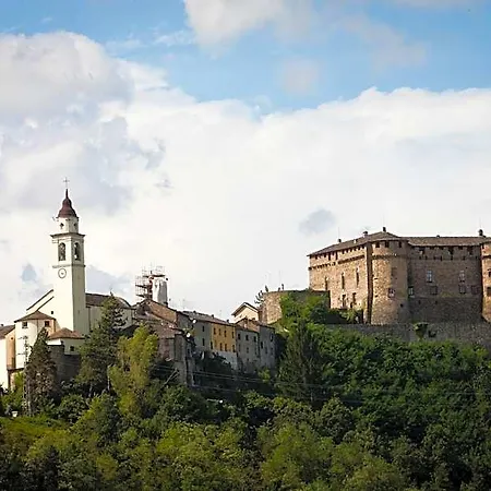Castello Di Relais Museum Compiano