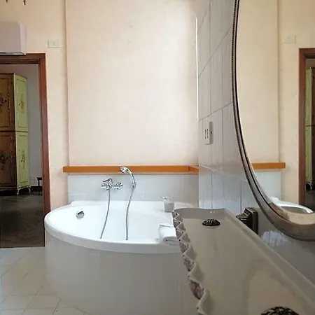 Castello Di Relais Museum Hotel Compiano