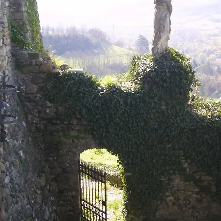Castello Di Relais Museum Compiano