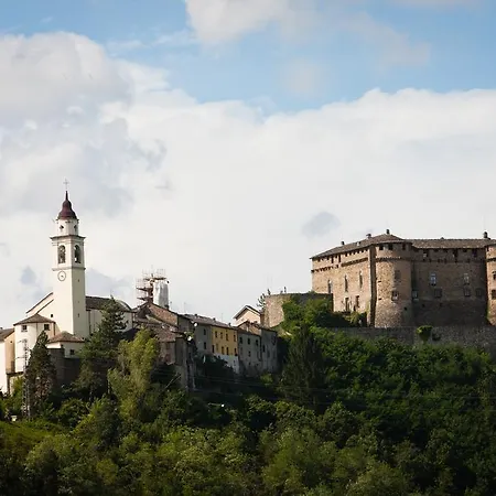 Castello Di Relais Museum Compiano