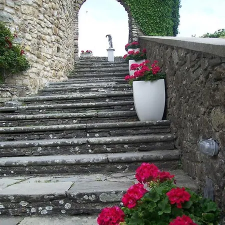 Castello Di Relais Museum Compiano