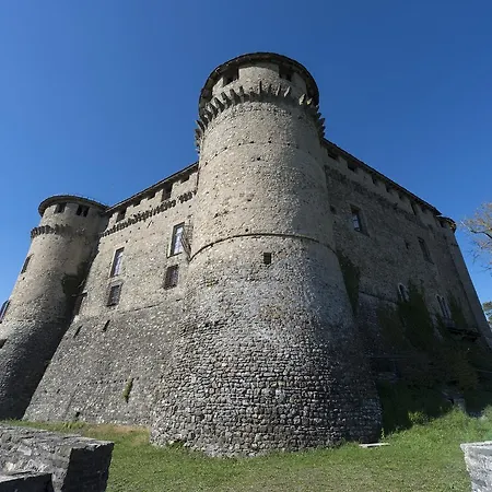 Castello Di Relais Museum Compiano