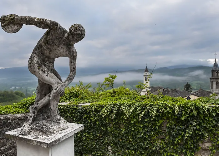 Castello Di Relais Museum Compiano