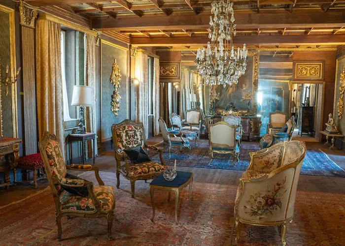 Castello Di Relais Museum Compiano