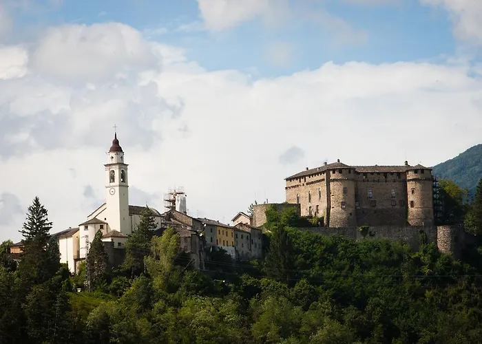 Castello Di Relais Museum Compiano